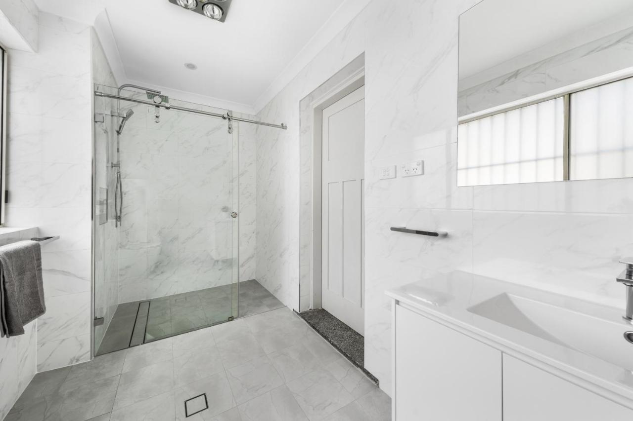 Burwood New 2 Bedroom 2 Bathroom Apartment Sydney Exterior photo